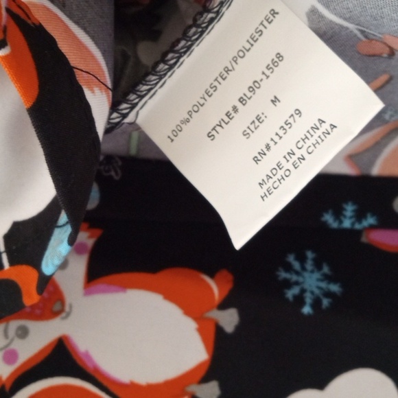 SERENE BLACK V-NECK SHORT SLEEVE TWO POCKET MEDICAL SCRUB TOP SIZE MEDIUM NWT - Picture 9 of 10